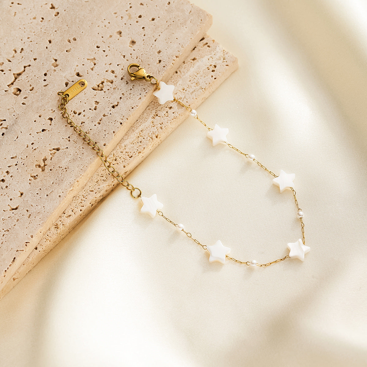 Women's Water-Resistant Star & Pearl Bracelet — Korean/Japanese Summer Fashion