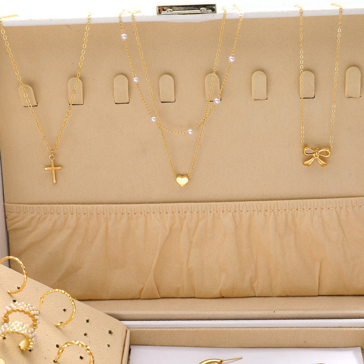 Rhinestone & Pearl Jewelry Set (27 pieces)