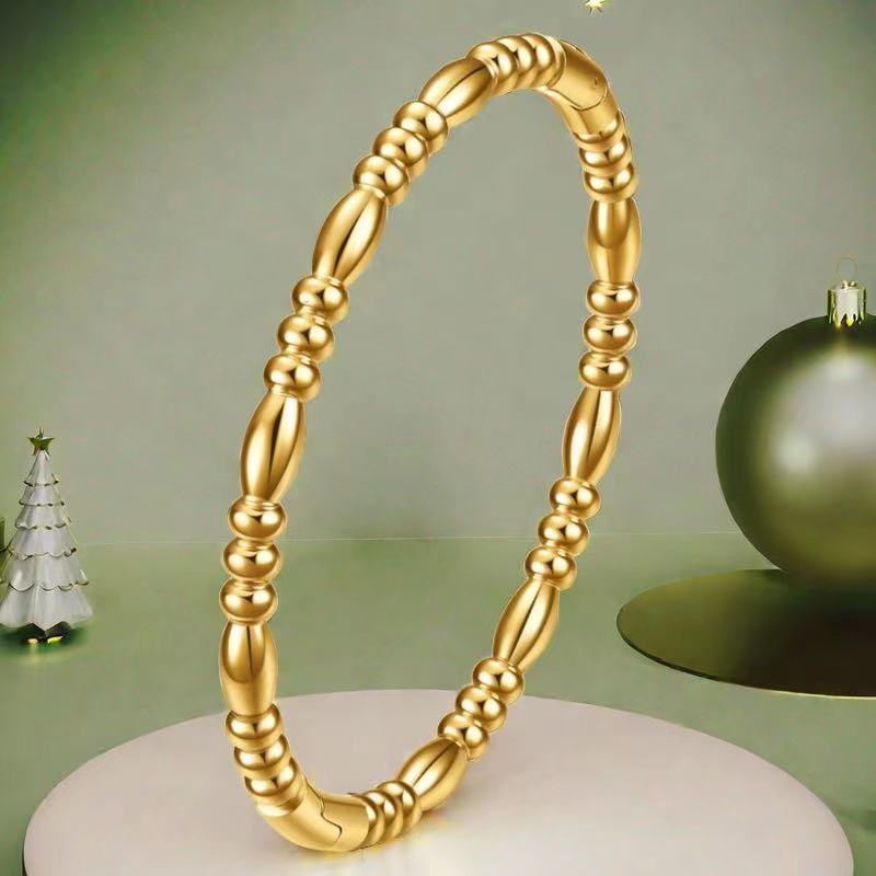 Stainless steel bracelet with diamonds