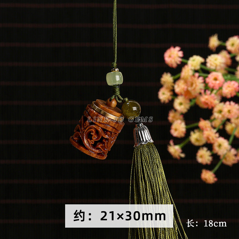 Green sandalwood sachet diffuser pendant