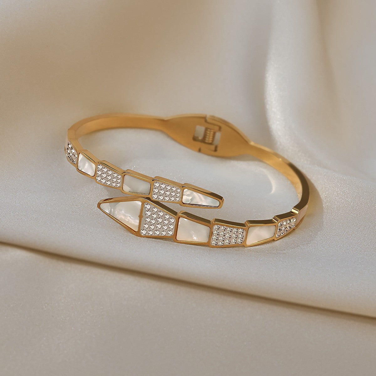 Women's Openable Titanium Steel Snake-Bone Bracelet