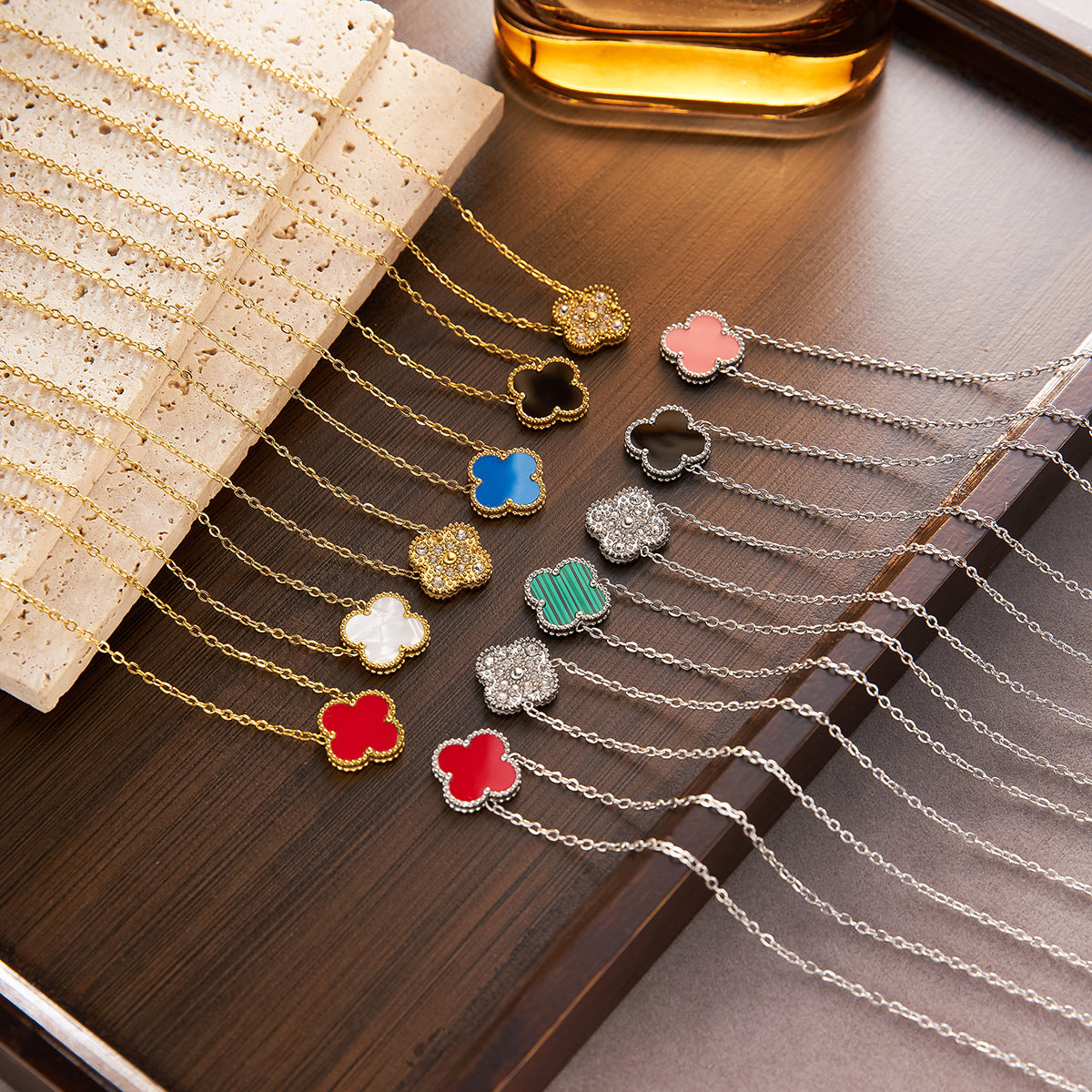 15mm 18K Gold Double-Sided Clover Necklace — Flower & Diamond on Grooved Collarbone Chain