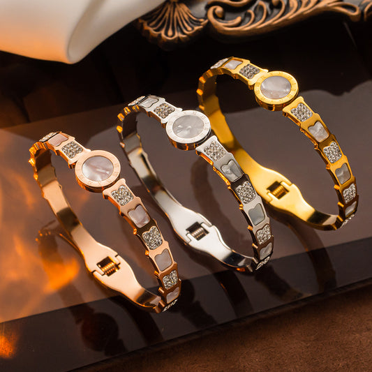 Pulseira com algarismos romanos: aço inoxidável titânio banhado a ouro 