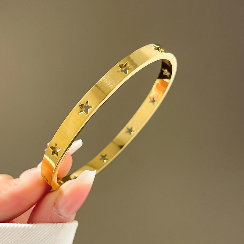 Four-leaf clover gypsy titanium steel bracelet