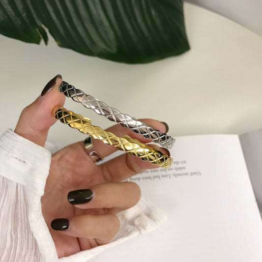 Open rhombus bracelet