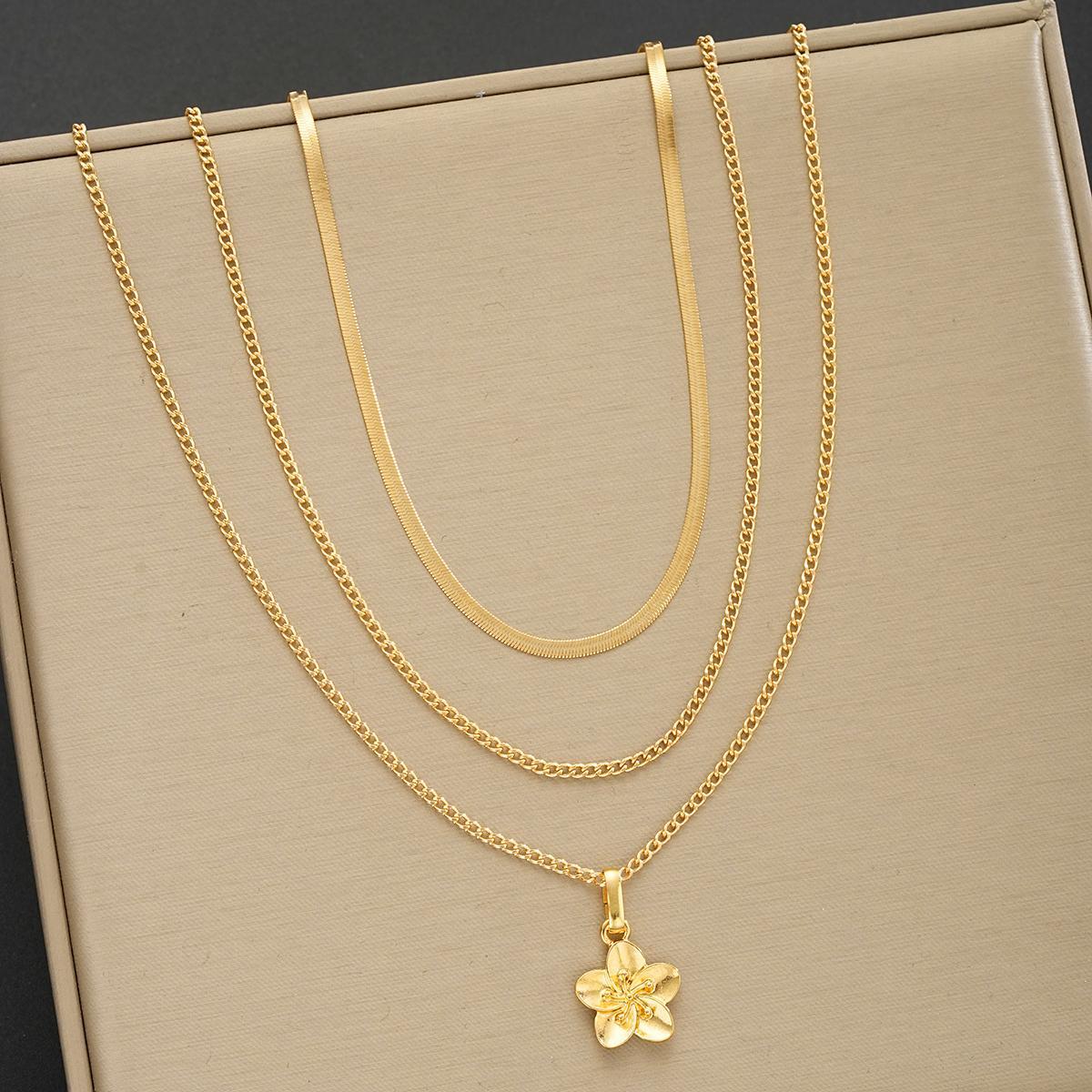 Triple-Layer Flower Pendant Necklace