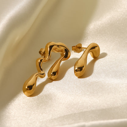 Teardrop shape earrings