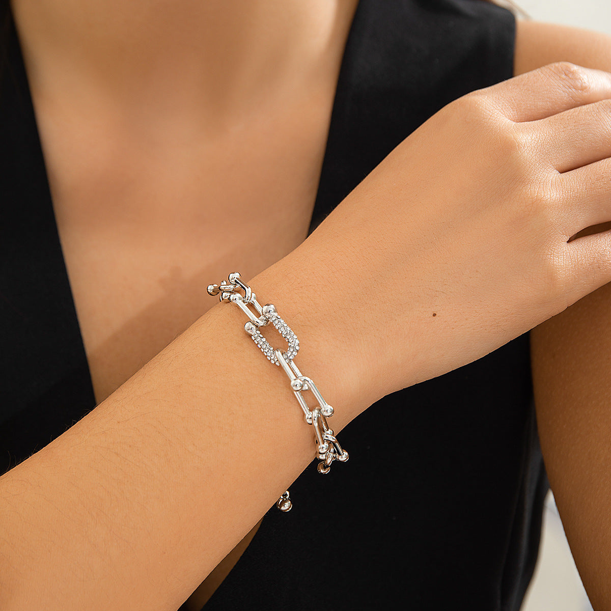 Versatile rhinestone chain necklace