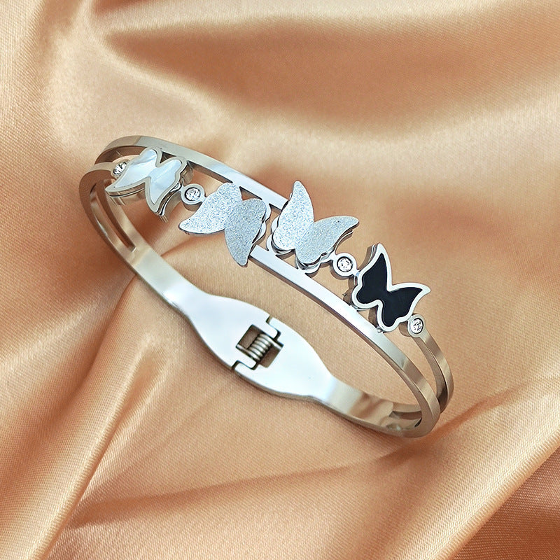 Bracelet butterfly opening