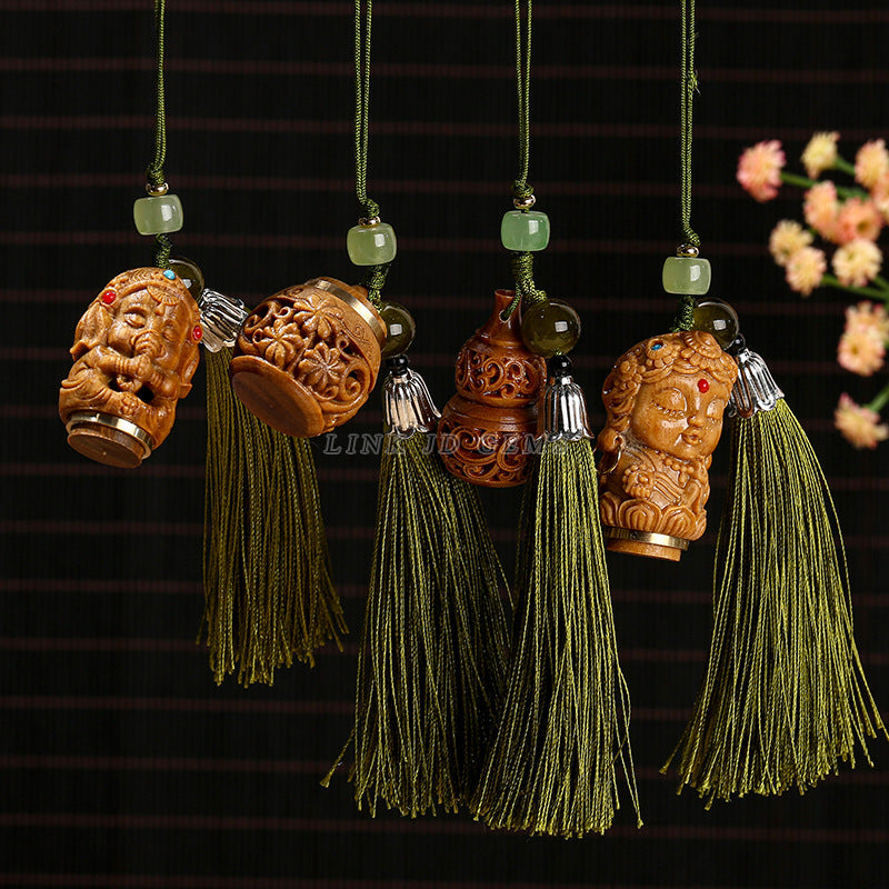 Green sandalwood sachet diffuser pendant