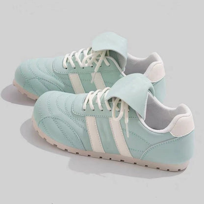Sports shoes