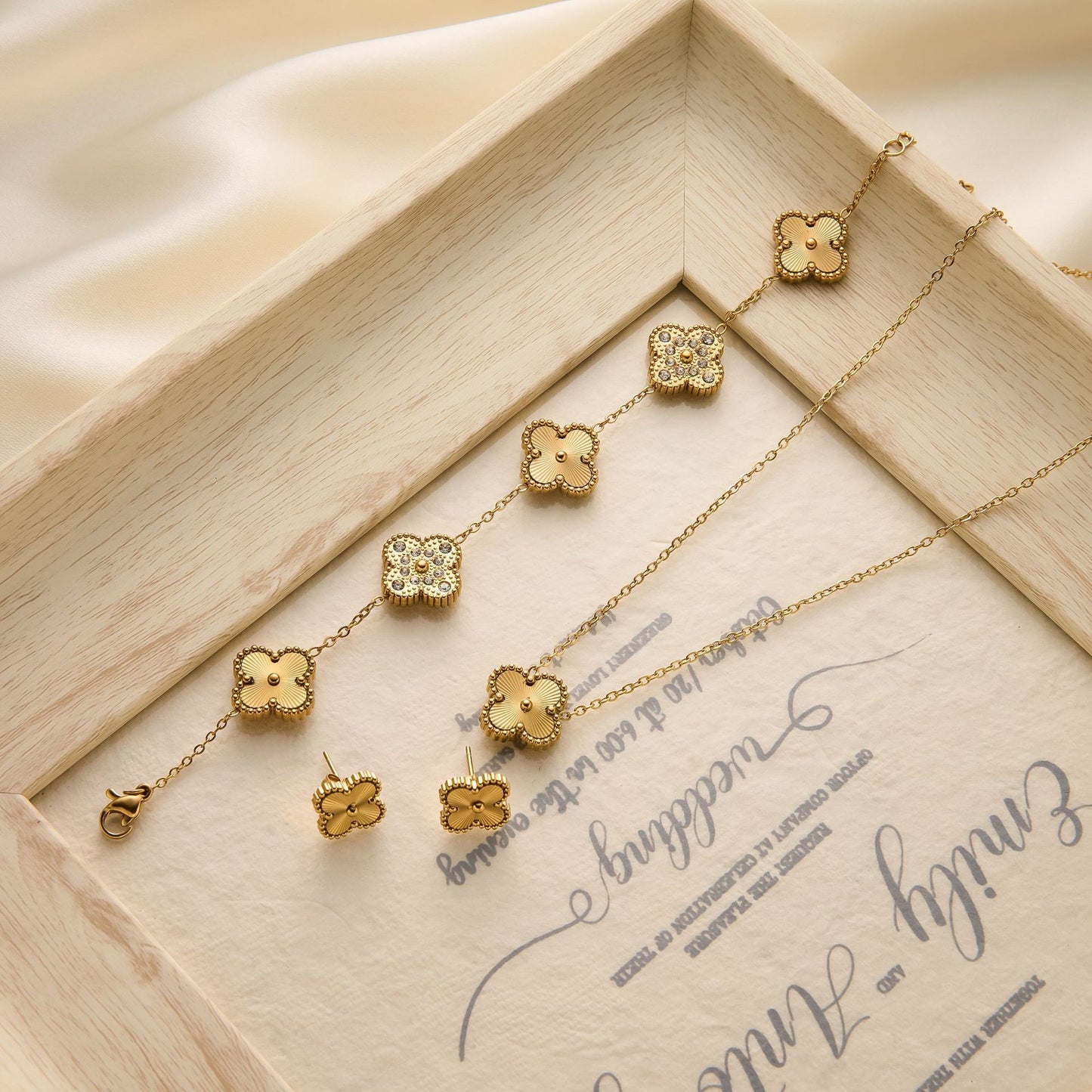 Four-Leaf Clover Diamond Jewelry Set