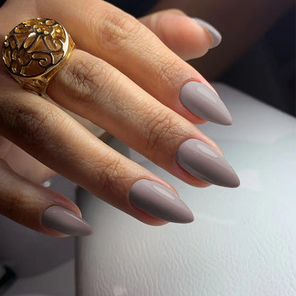 Uñas postizas desmontables de color sólido con forma de almendra corta 