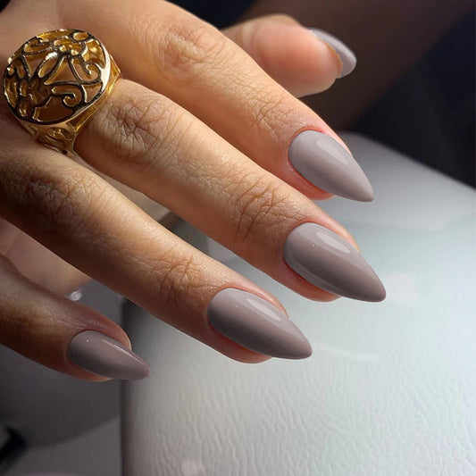 Uñas postizas desmontables de color sólido con forma de almendra corta 