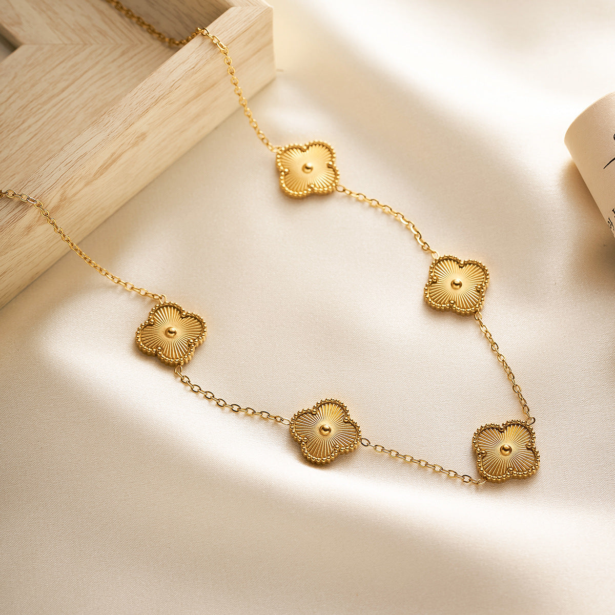 18K Gold Double-Sided Four-Leaf Clover Bracelet — High Color Retention