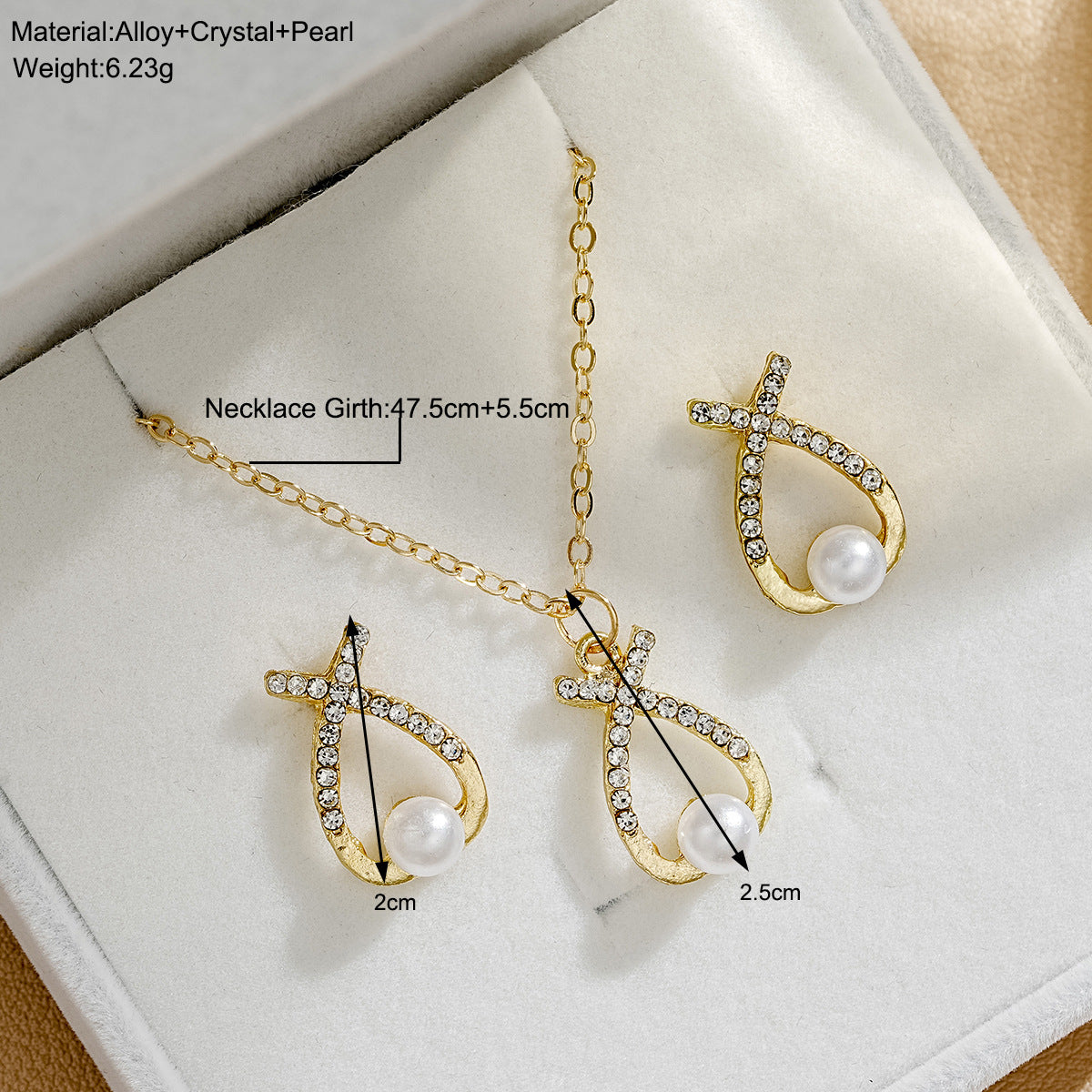 Conjunto de joyas con pendientes, collar y perlas de diamantes de imitación 
