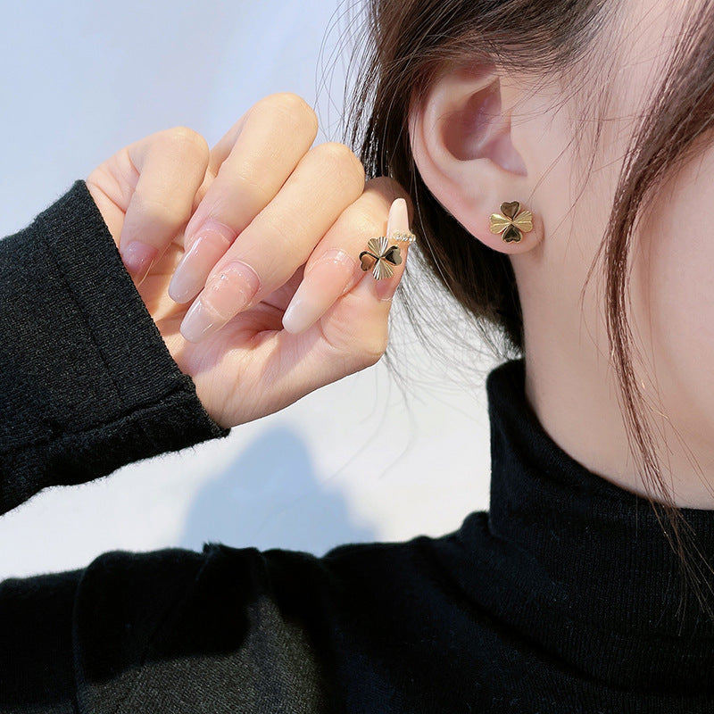 Lucky Clover Titanium Steel Stud Earrings Explosion