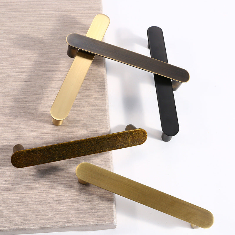 Anti-collision curved cabinet door handle