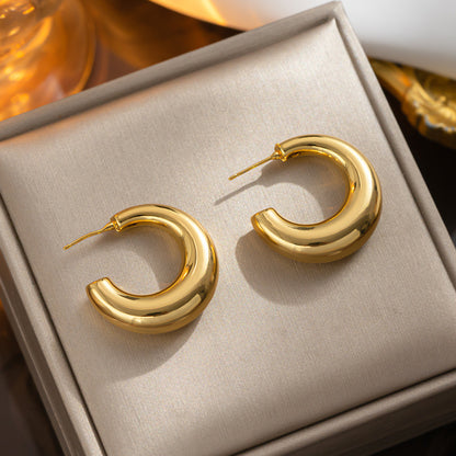Brincos modernos de titânio em ouro 18K com estilo vintage 