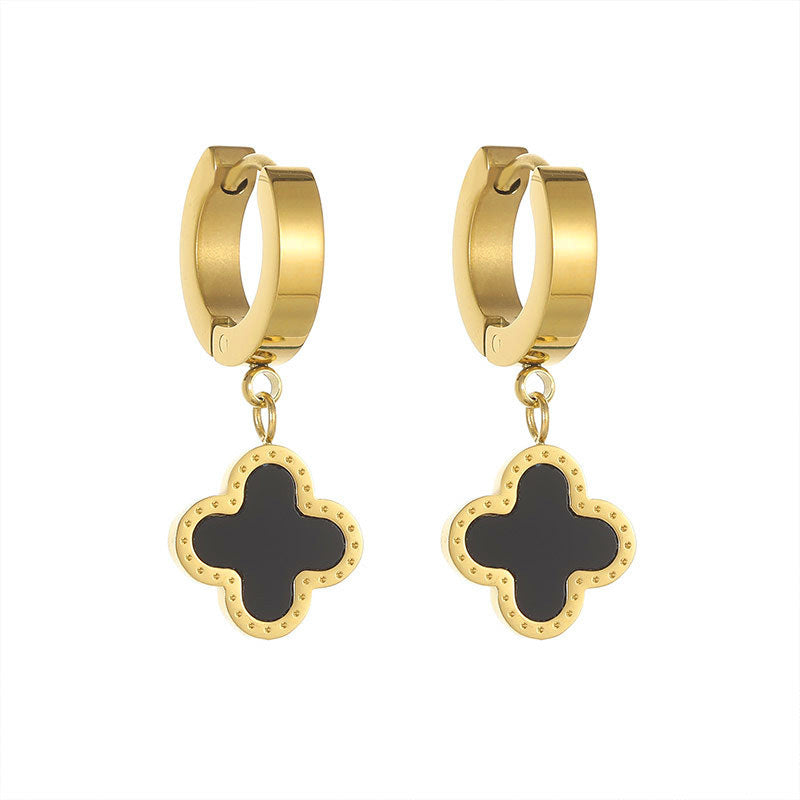 Four-leaf clover ear buckle