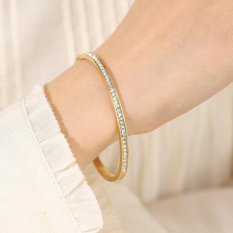 Stainless steel bracelet with diamonds