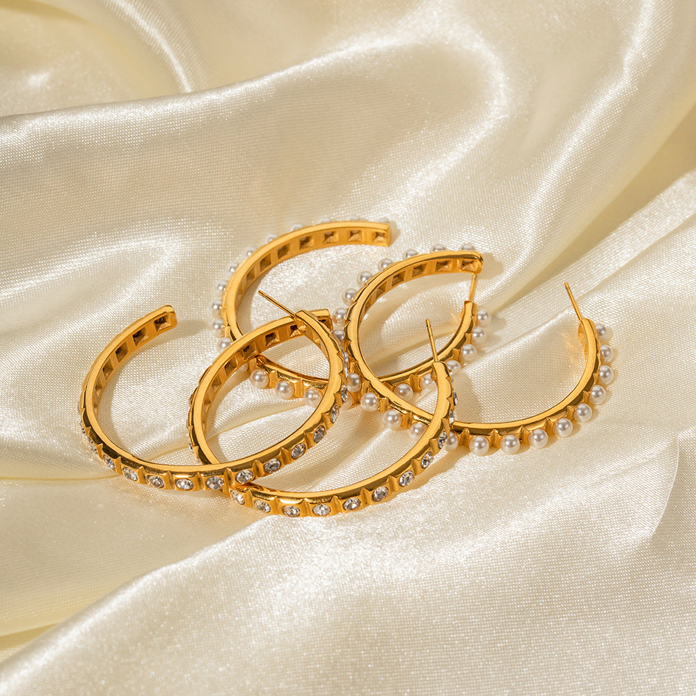 C-shaped exaggerated full pearl earrings