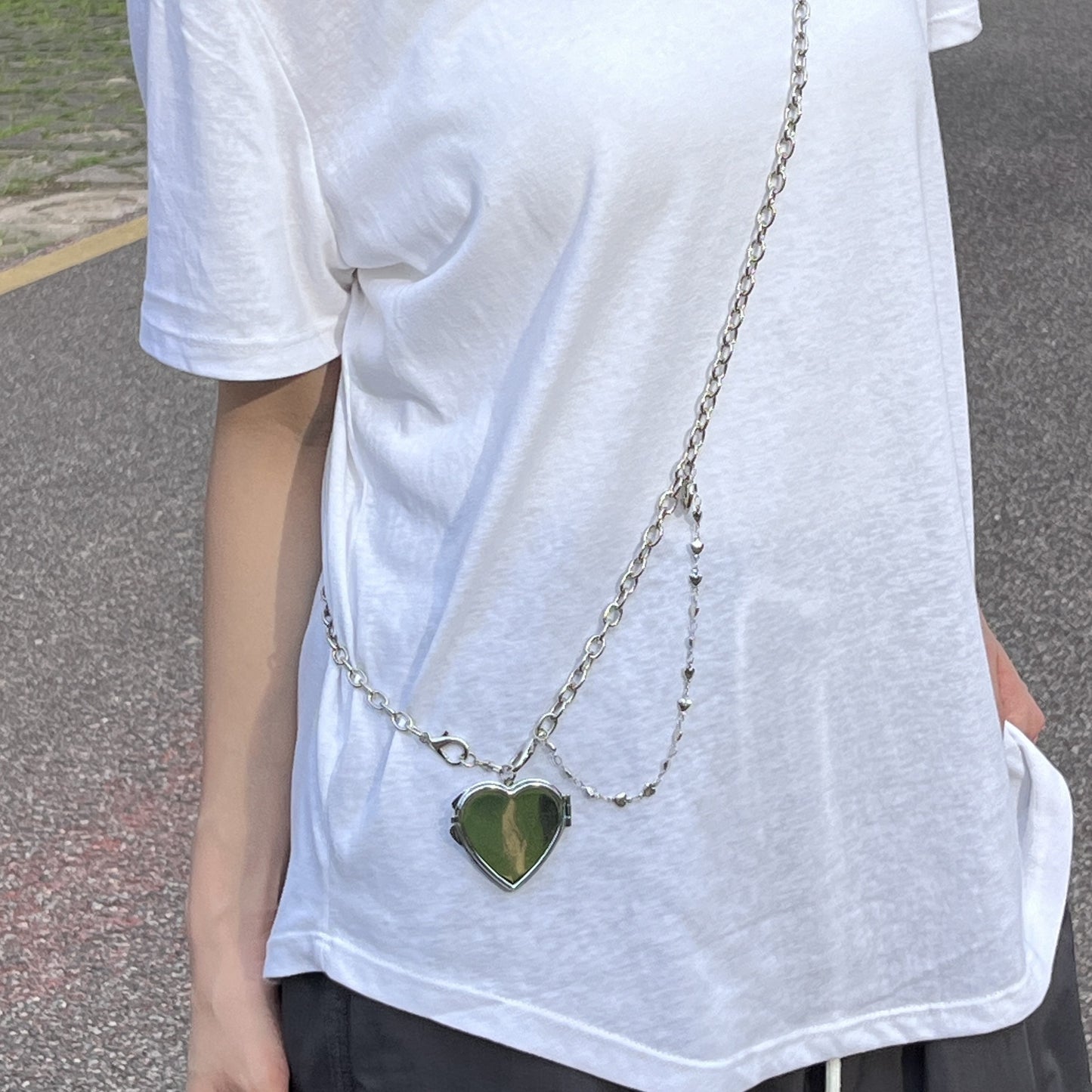 Pearl chain metal heart messenger bag
