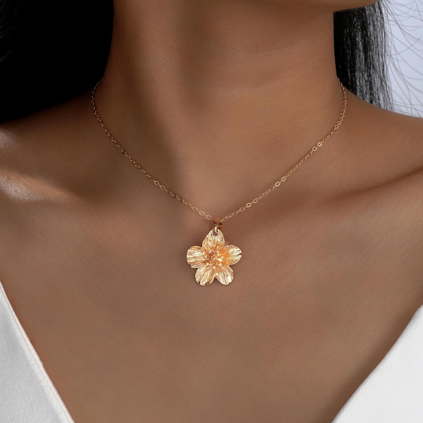 Pleated Flower Pendant Necklace