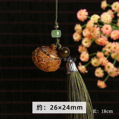 Green sandalwood sachet diffuser pendant