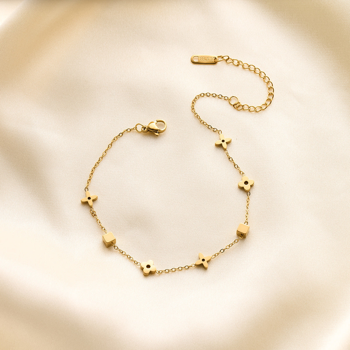 Hollow Four-Leaf Flower Bracelet