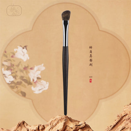Ebony G33 Angled Nose Contour Brush