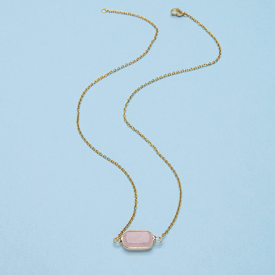 Colar oval com pingente em aço inoxidável banhado a ouro 