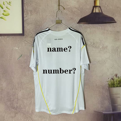 Camiseta retro de manga corta de local de Kaká Alonso Ronaldo Guti del Real Madrid 09-10