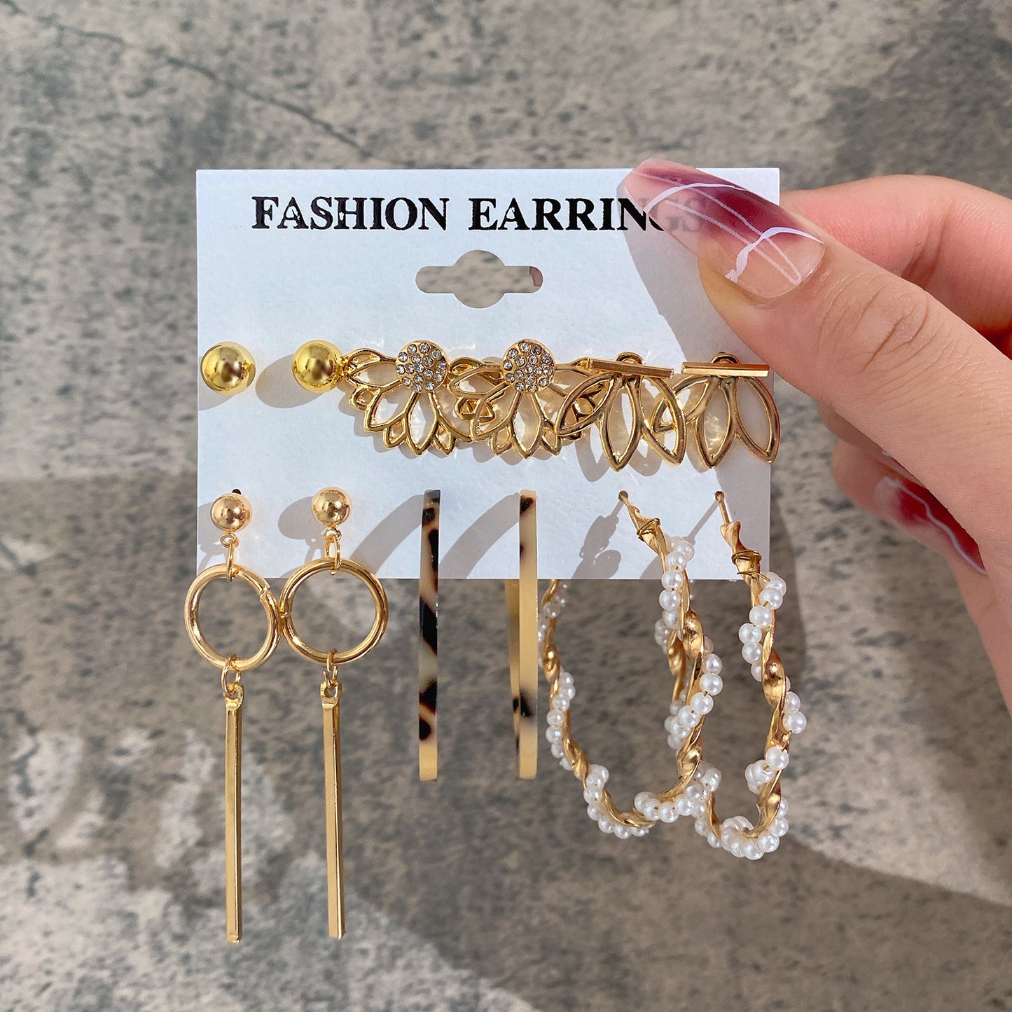 Conjunto de pendientes de cadena con forma de estrella y corazón retro 
