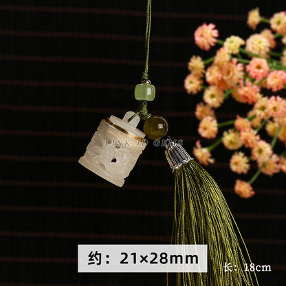 Green sandalwood sachet diffuser pendant