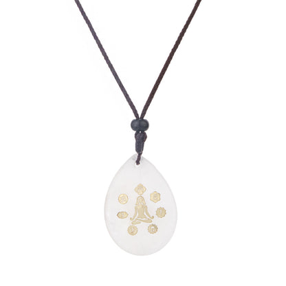 Colar com pingente de ioga gravado em cristal 