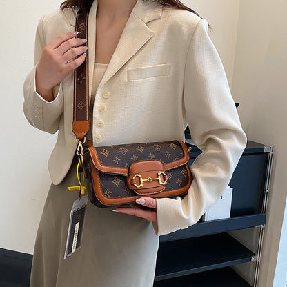 Classic Saddle Bag Elegant Messenger Bag
