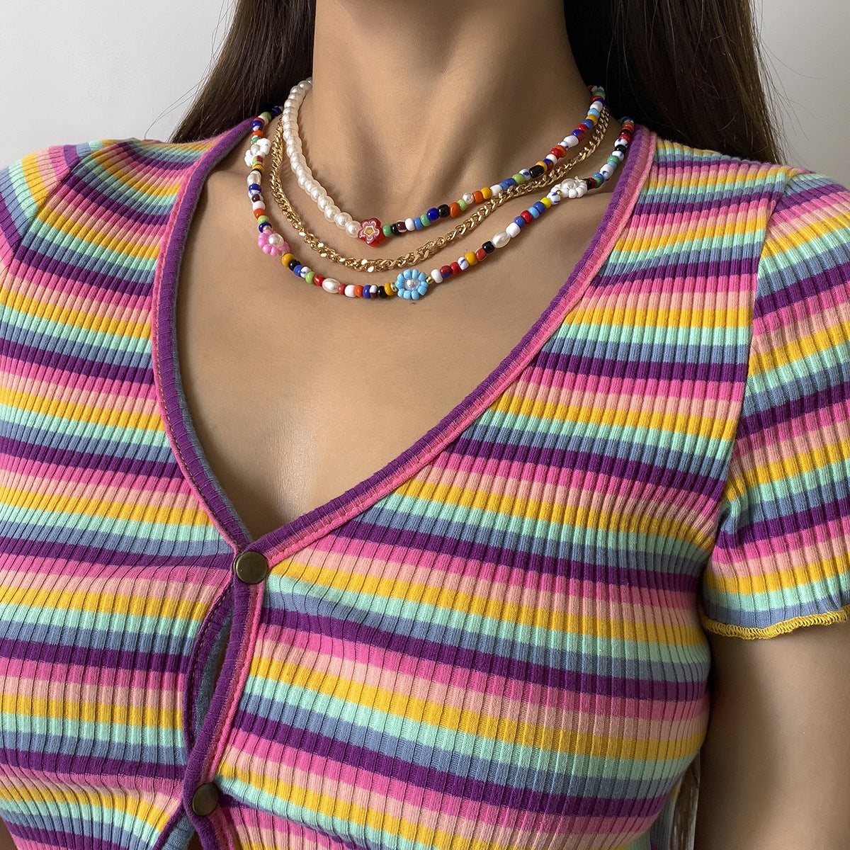 Contrasting color beaded metal chain necklace