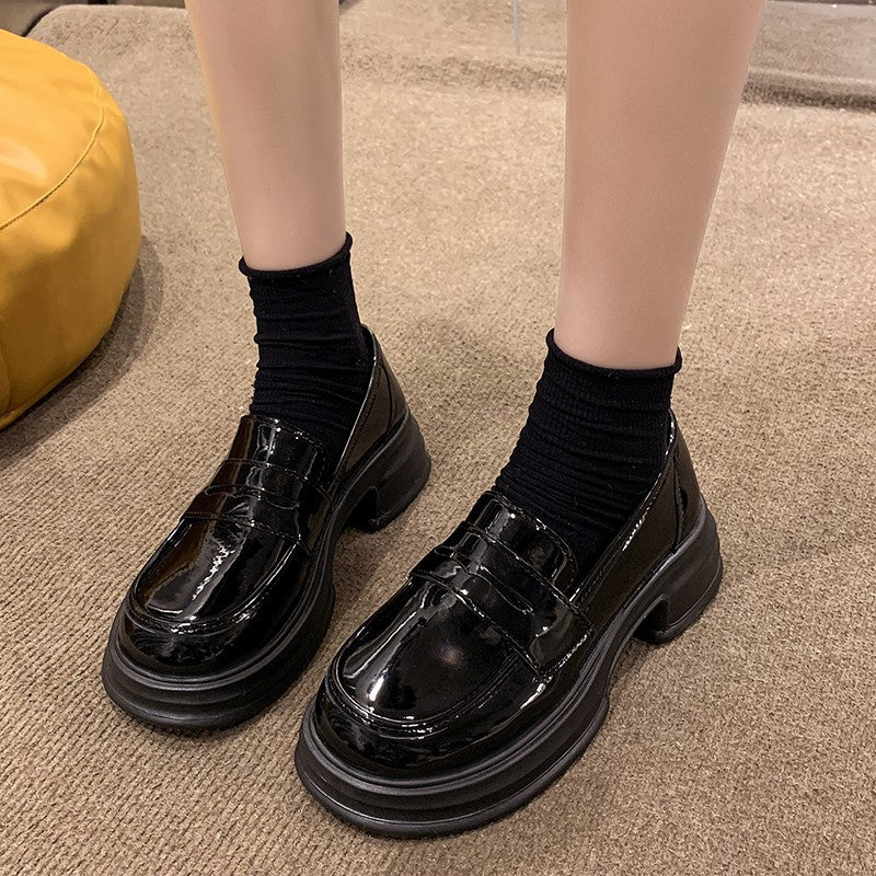 Black leather shoes woman