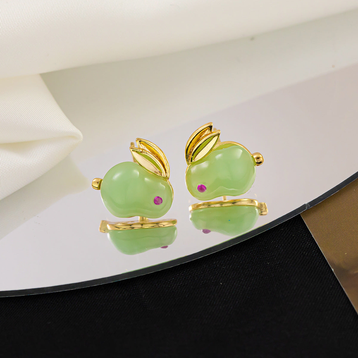 Non-Fading Titanium Steel Rabbit & Moon Imitation Hetian Jade Clavicle Necklace