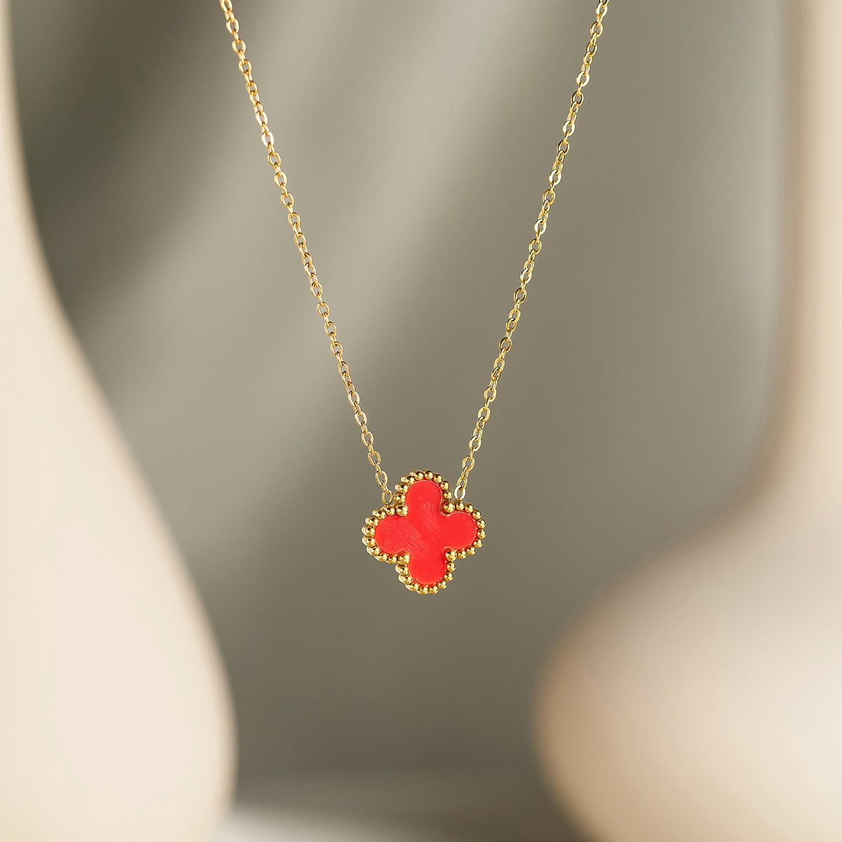 15mm 18K Gold Double-Sided Clover Necklace — Flower & Diamond on Grooved Collarbone Chain