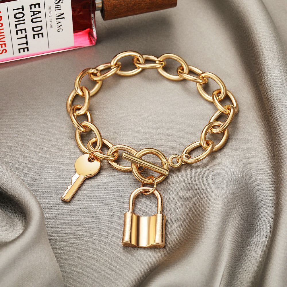 Thick Chain Lock Pendant Bracelet