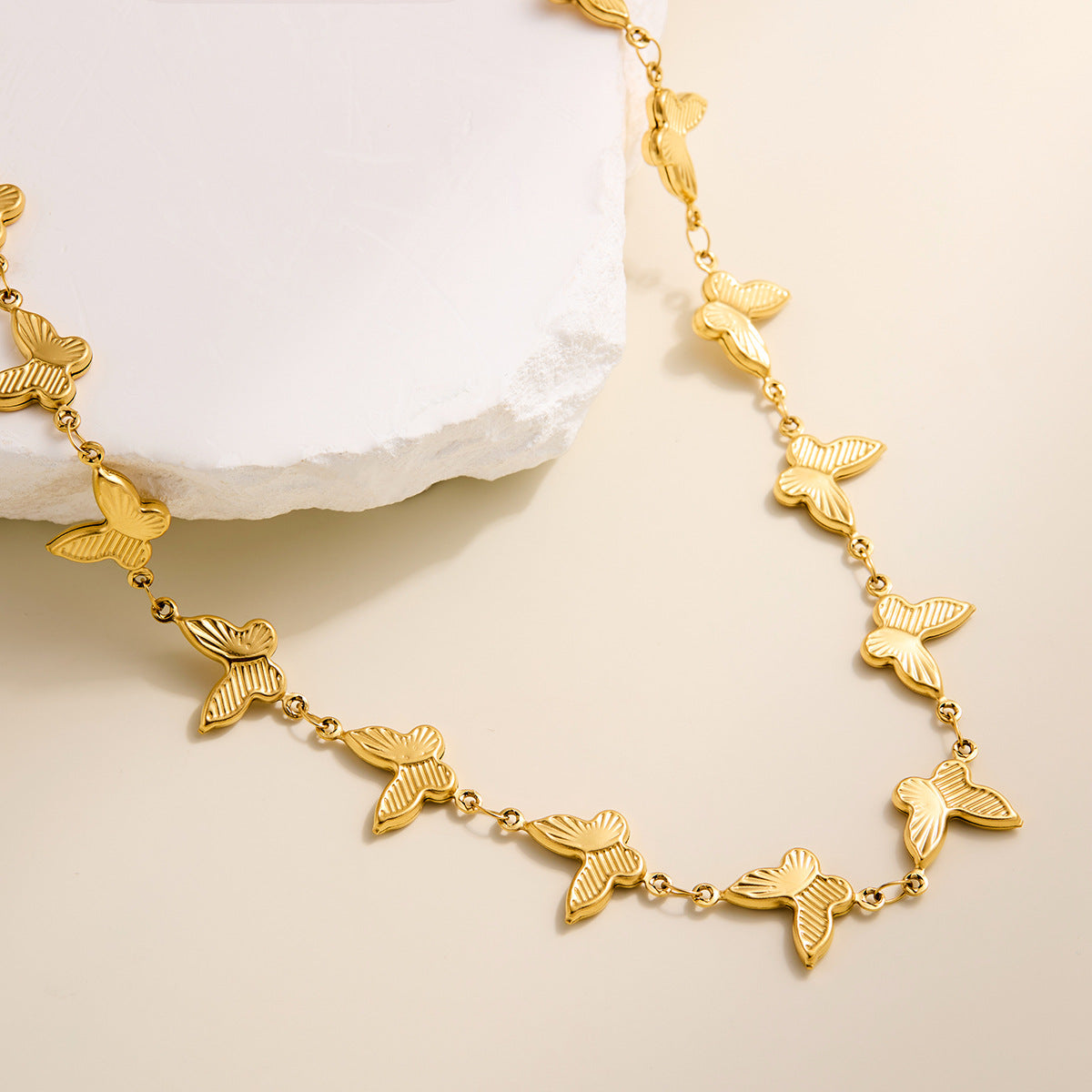 18K Gold Titanium Steel Retro 3D Oil-Pressed Necklace — Fade-Resistant