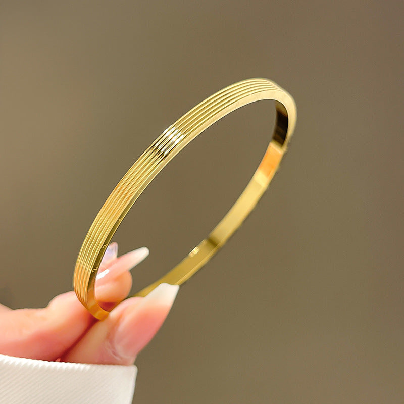 Four-leaf clover gypsy titanium steel bracelet