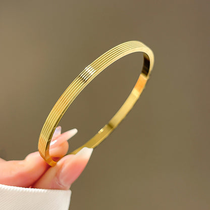 Four-leaf clover gypsy titanium steel bracelet