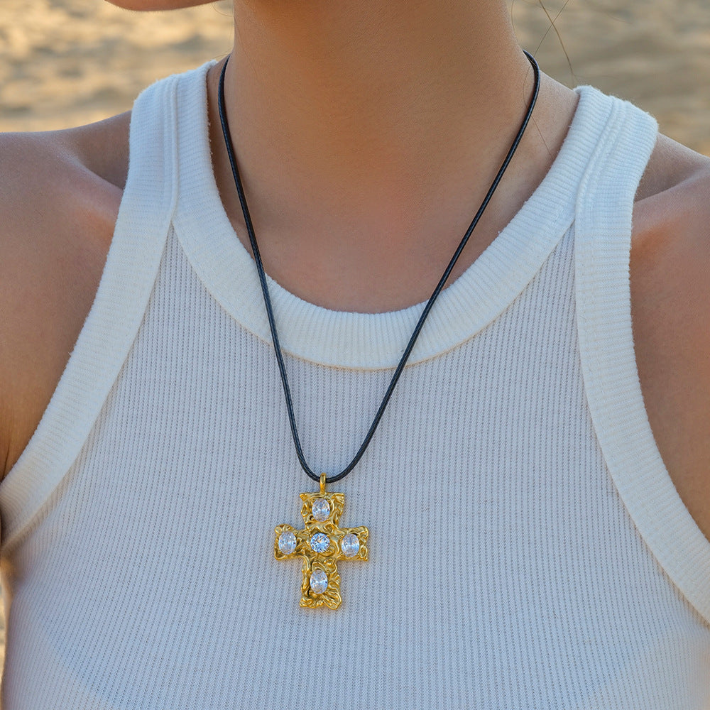 Cross necklace with zircon
