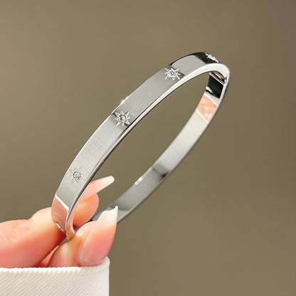 Four-leaf clover gypsy titanium steel bracelet