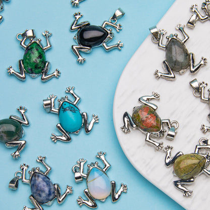 Colar com pingente de sapo em liga de cristal 