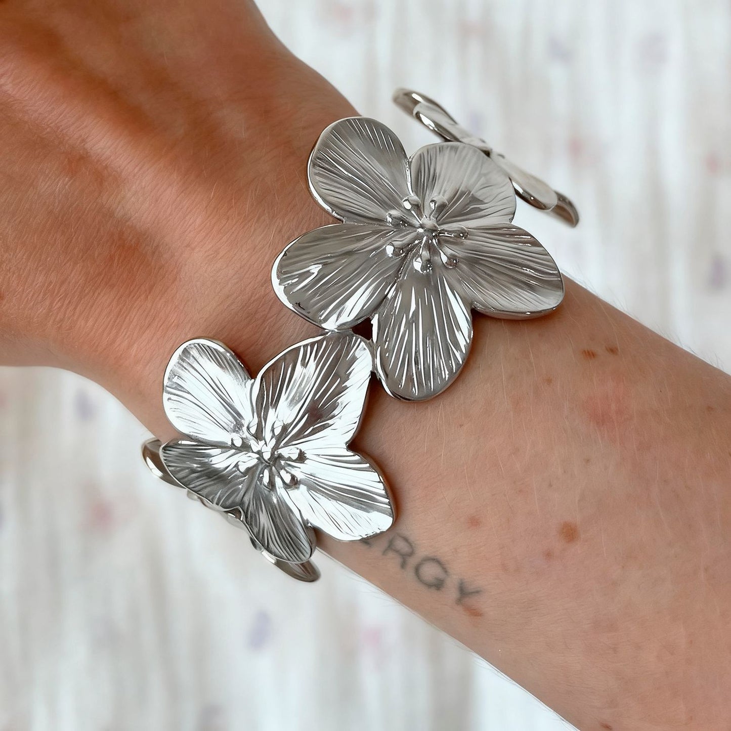 Geometric Flower Opening Bracelet