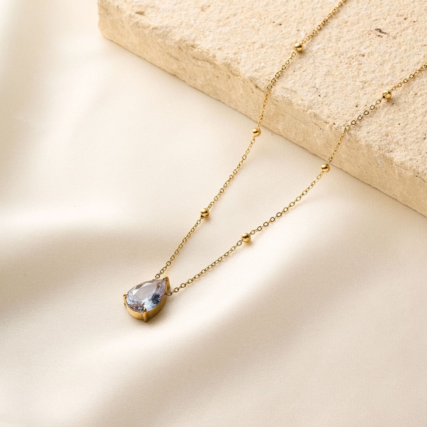 18K Gold Zircon Water Drop Necklace